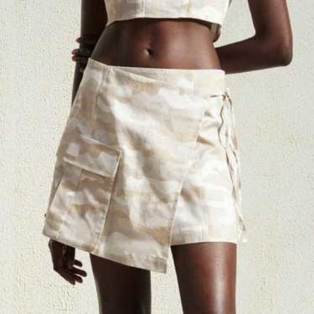 Zara  Camouflage Mini Skirt size S